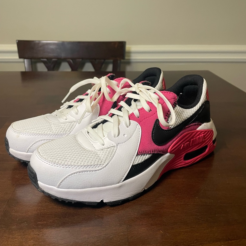 Nike | Air Max Excee size 7
